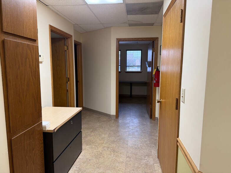 More Photos Of 2535 W Bethany Rd, Sycamore Medical For Lease