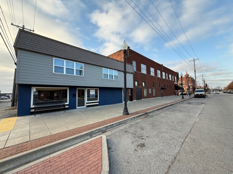 Primary Photo Of 111 E Commercial St, Broken Arrow Loft Creative Space For Lease