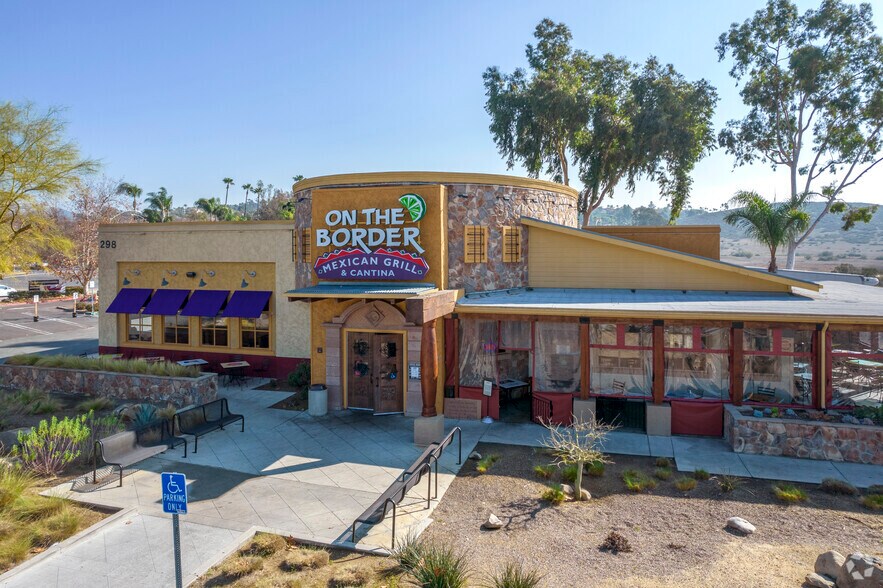 More Photos Of 272 E Via Rancho Pkwy, Escondido Unknown For Lease