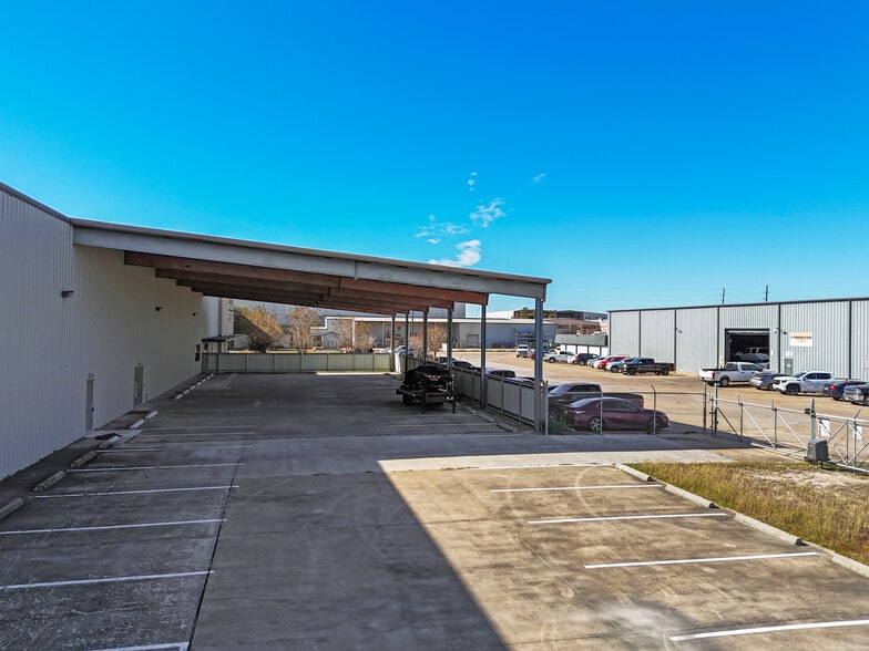 More Photos Of 6754-6758 Northwinds Dr, Houston Warehouse For Sale
