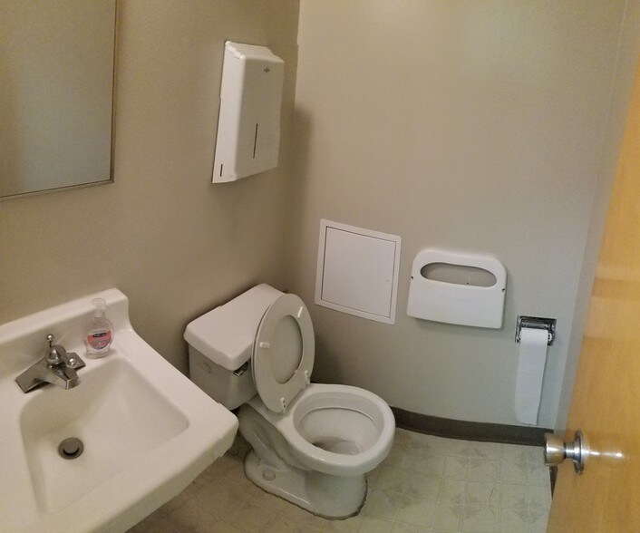 More Photos Of 1320 Apple Ave, Hayward Medical For Lease