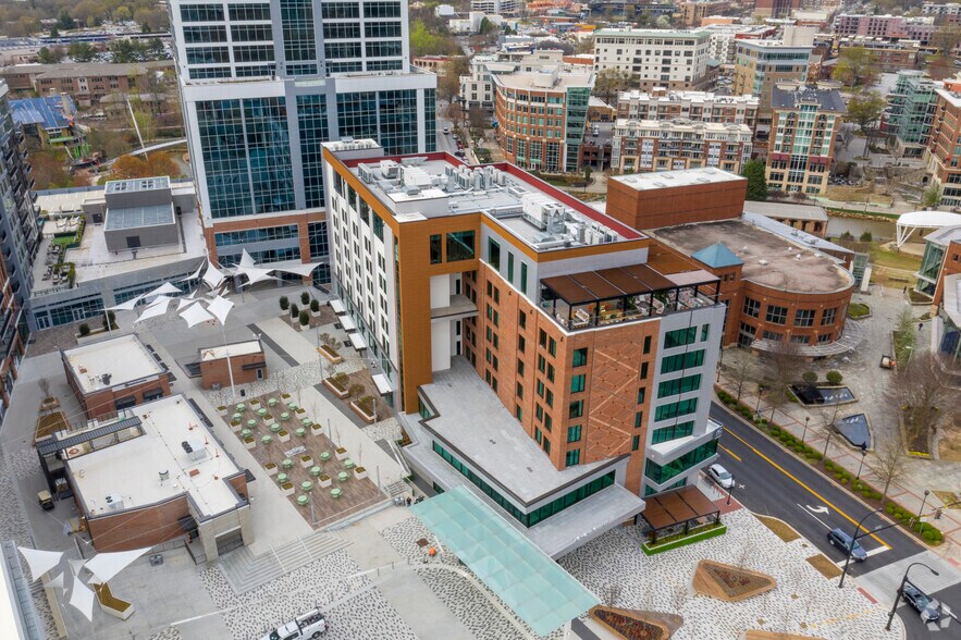 More Photos Of 320 Falls St, Greenville Office For Sale