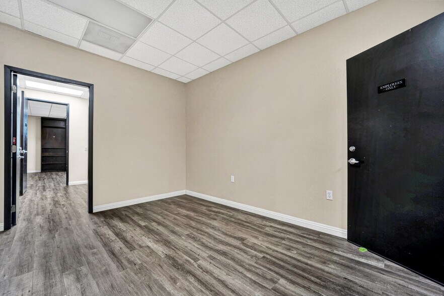 More Photos Of 28 Hammond, Irvine Warehouse For Sale