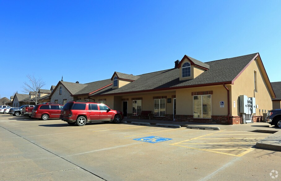 Primary Photo Of 8556 E 101st St, Tulsa Office For Lease