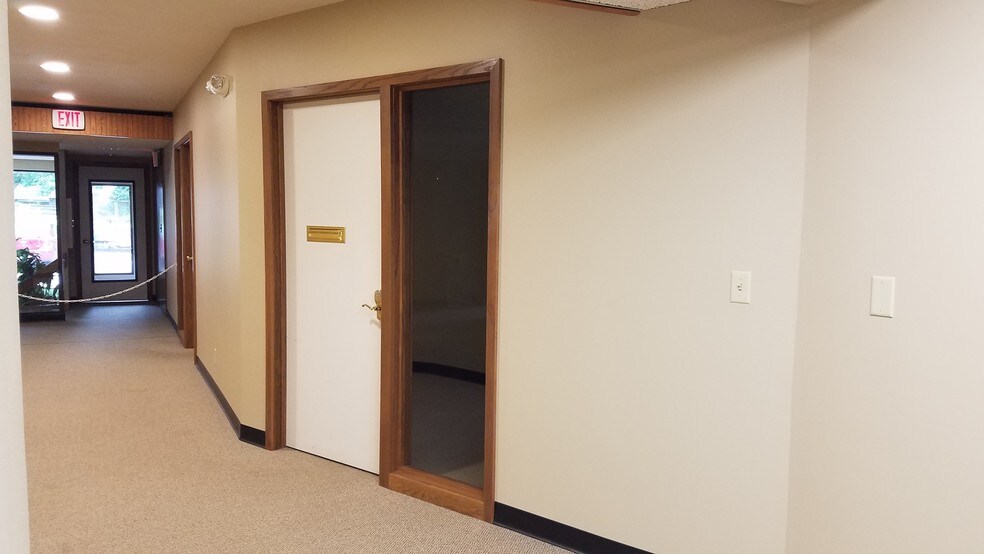 More Photos Of 120 E Fourth St, Kaukauna Coworking Space