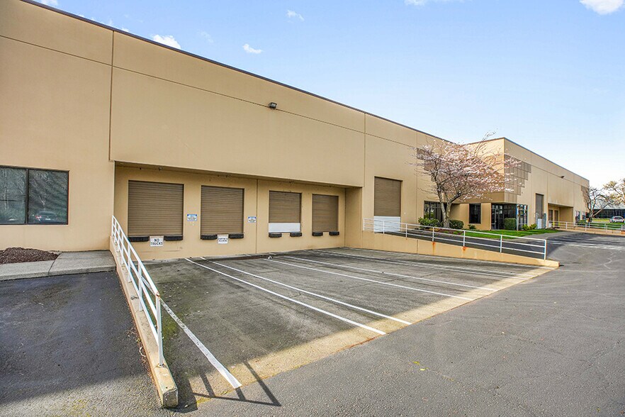 More Photos Of 27350 SW 95th Ave, Wilsonville Unknown For Lease