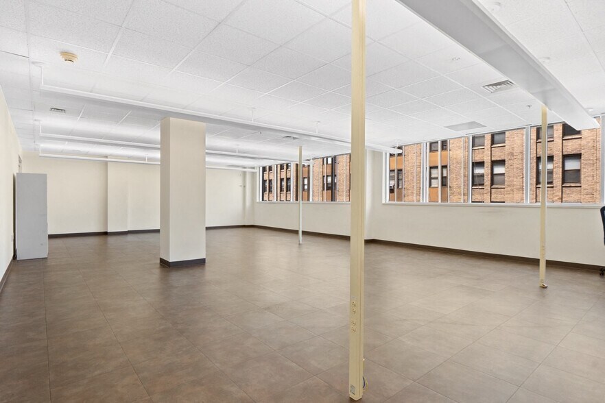 More Photos Of 1100 Market St, Chattanooga Office For Sale