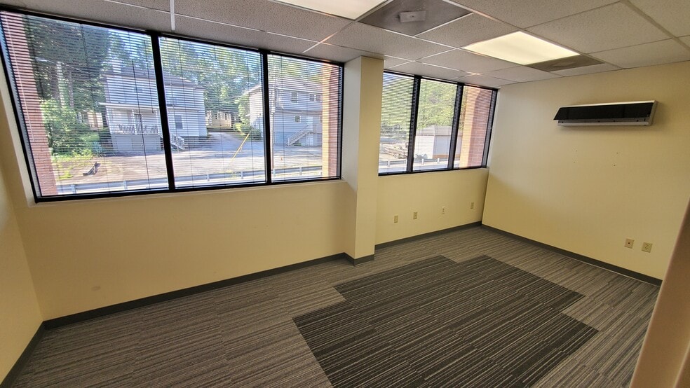 More Photos Of 900 E North St, Greenville Office For Sale