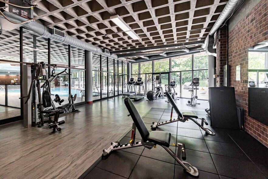 More Photos Of 5199 Rue Sherbrooke E, Montréal Apartments For Lease