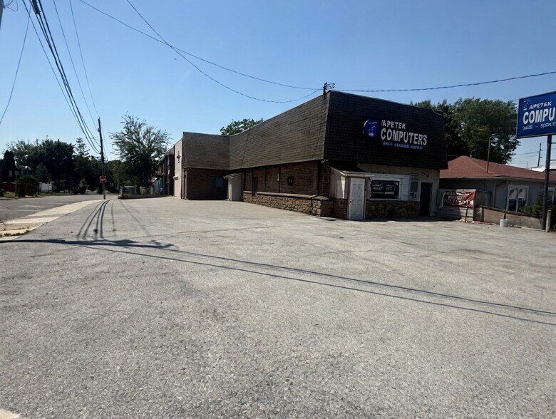 More Photos Of 8508 Lansdowne Ave, Upper Darby Township Freestanding For Sale