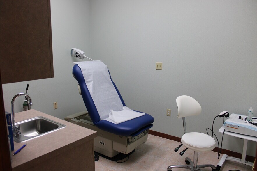 More Photos Of 2831 Alternate 19, Palm Harbor Office For Lease