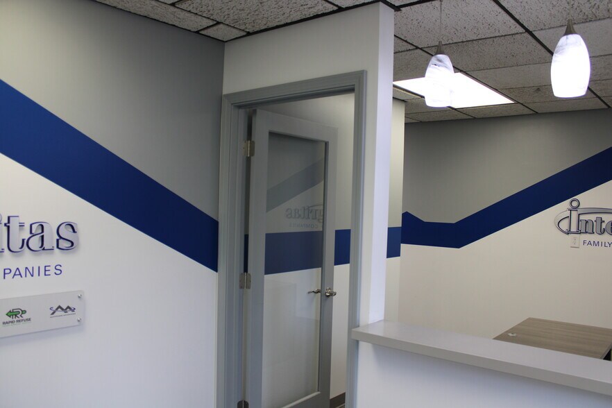 More Photos Of 1070 Windsor Rd, Terre Haute Office For Lease