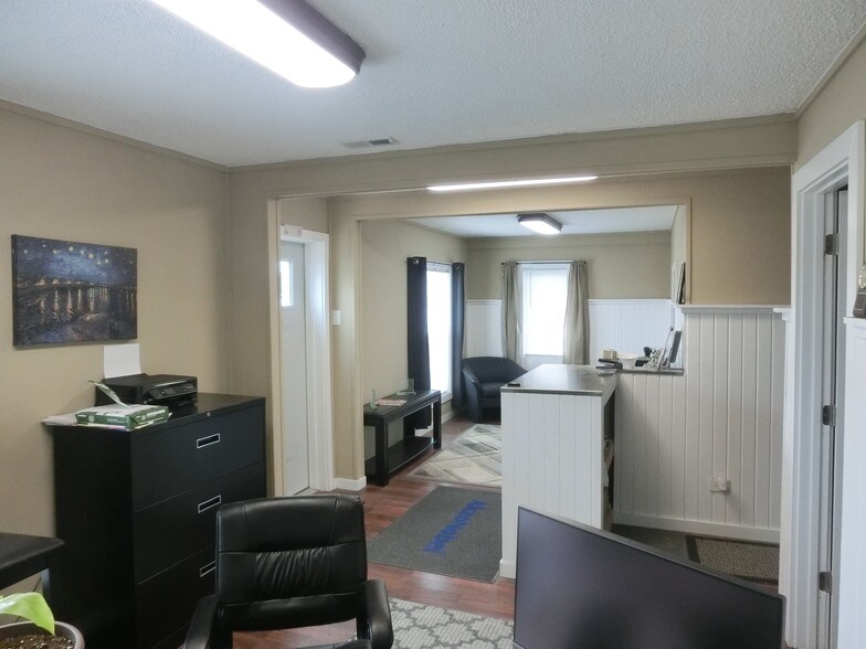 More Photos Of 16600 Crawford Ave, Country Club Hills Warehouse For Lease