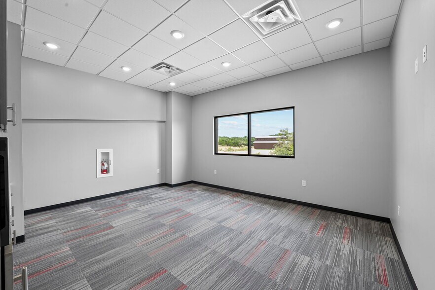 More Photos Of 39 Truss Dr, Boerne Flex For Sale