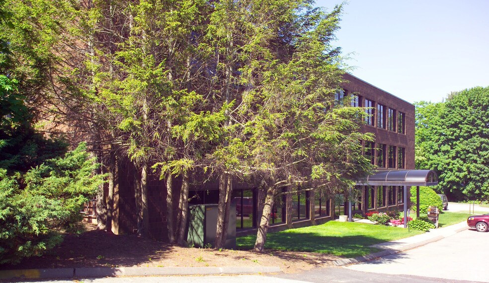 More Photos Of 1020 Plain St, Marshfield Office For Lease