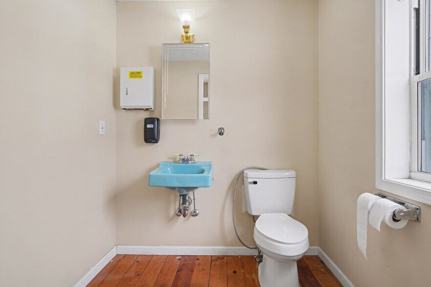 More Photos Of 328 Lake Road East Frk, Hamlin Restaurant For Sale