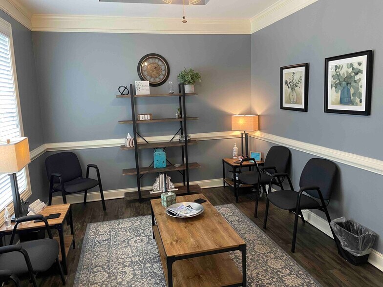 More Photos Of 3950 Cobb Pky NW, Acworth Office For Lease