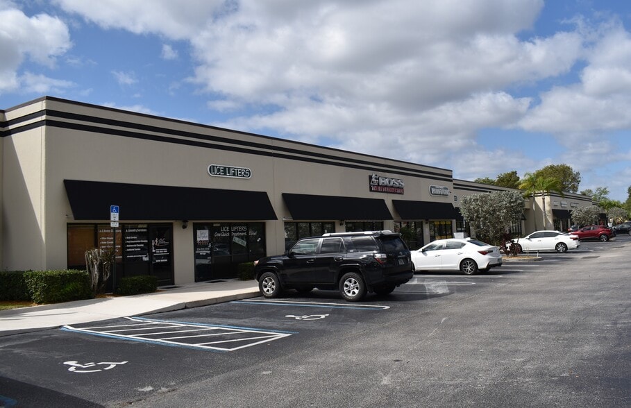 More Photos Of 11300-11354 Wiles Rd, Coral Springs General Retail For Lease