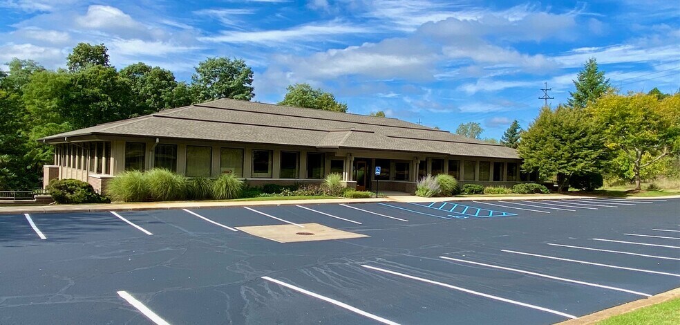 More Photos Of 4690 E Fulton St, Ada Office For Sale