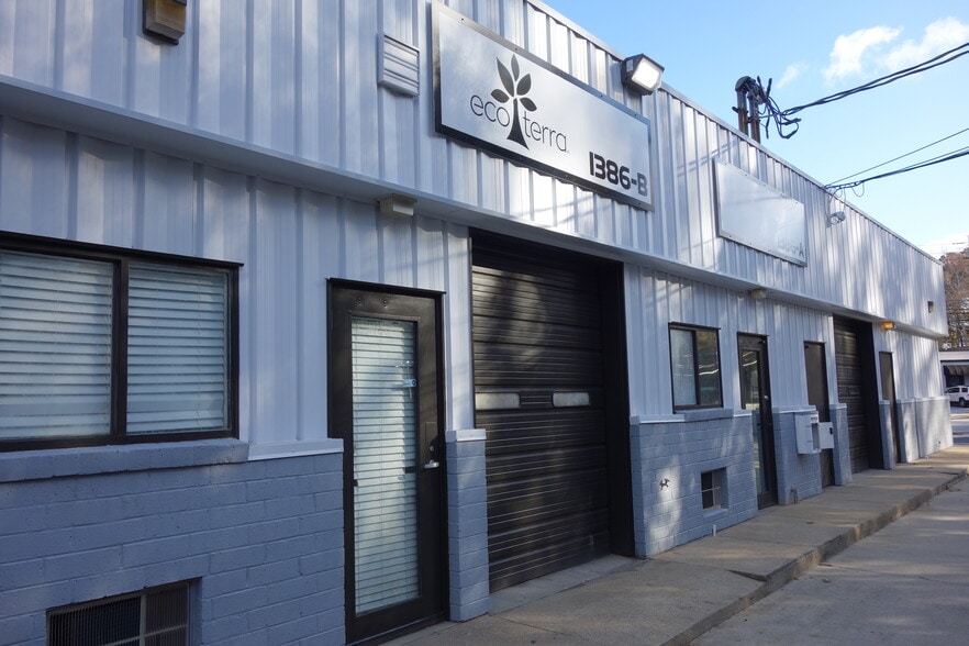 More Photos Of 1388 Chattahoochee Ave, Atlanta Light Distribution For Lease