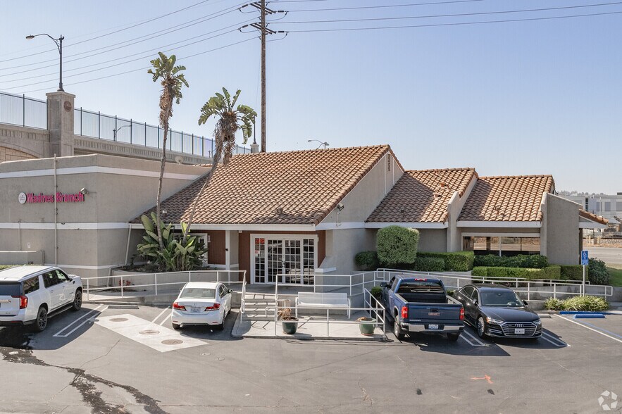 Primary Photo Of 2099 E Orangethorpe Ave, Placentia Restaurant For Lease
