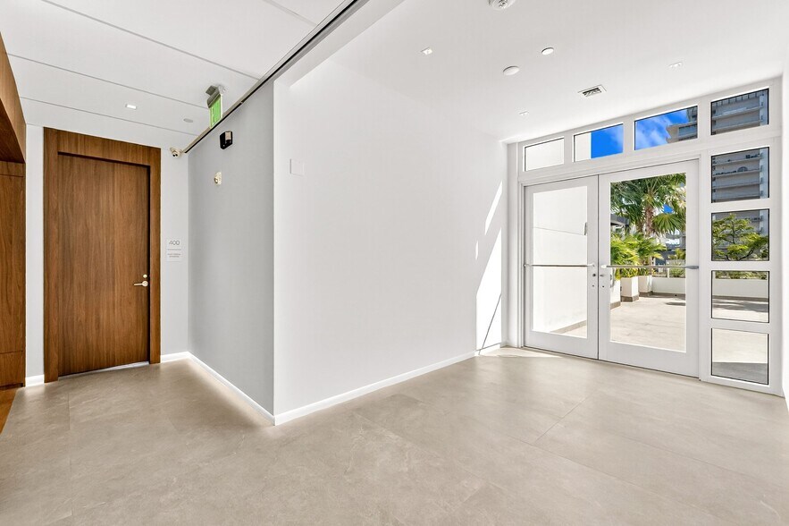 More Photos Of 119 Washington Ave, Miami Beach Office For Lease