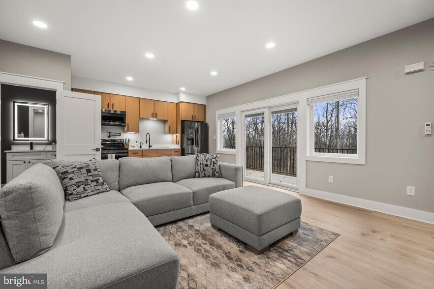 More Photos Of 13537 Hanging Rock Ln, Lovettsville Multifamily For Sale