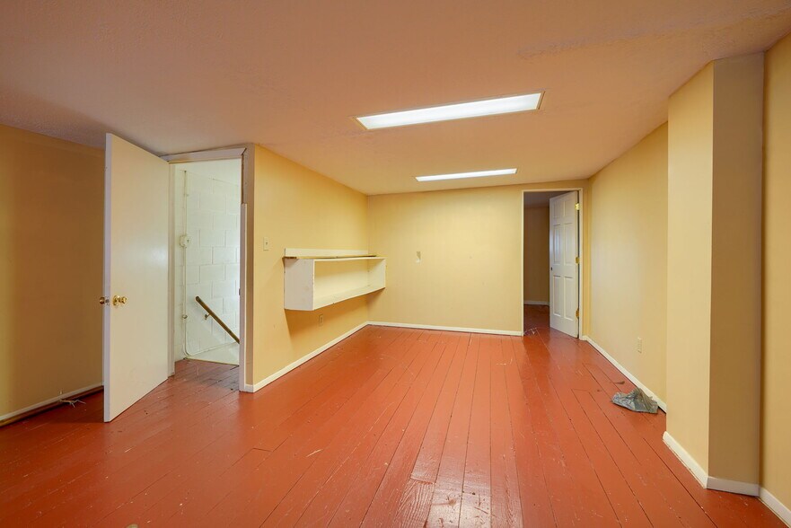 More Photos Of 166 W Main St, Chillicothe Office Residential For Sale