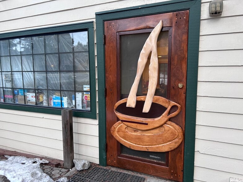 More Photos Of 821 Roger Ave, South Lake Tahoe Restaurant For Lease