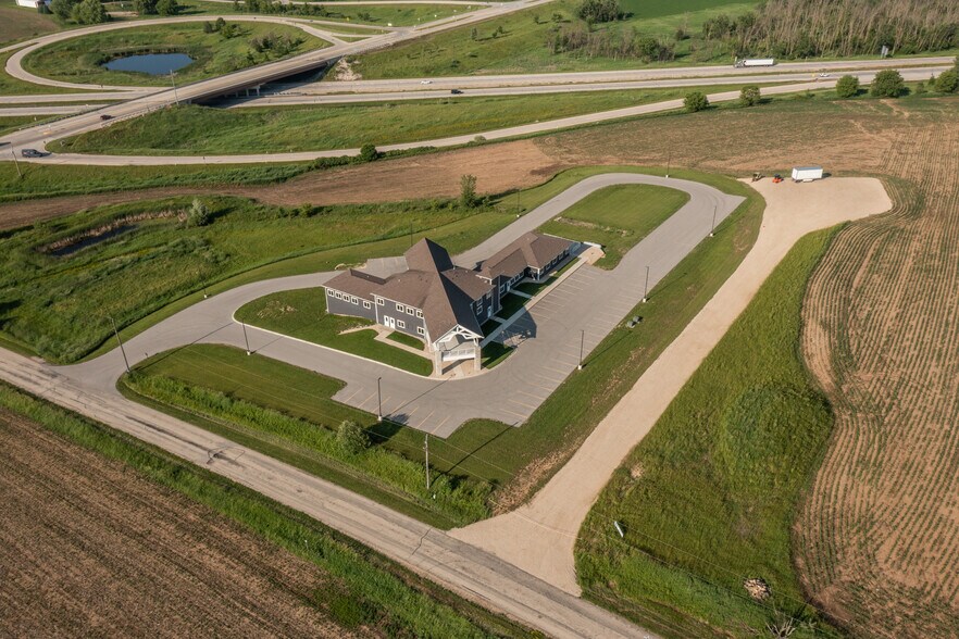 More Photos Of N9450 Mohawk Rd, Theresa Office For Sale
