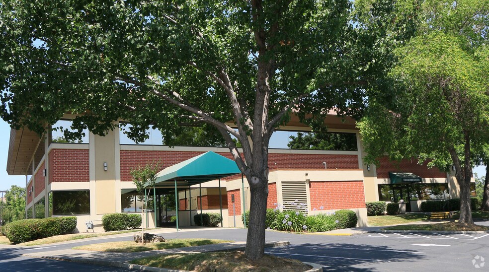 More Photos Of 7601 Hospital Dr, Sacramento Medical For Sale