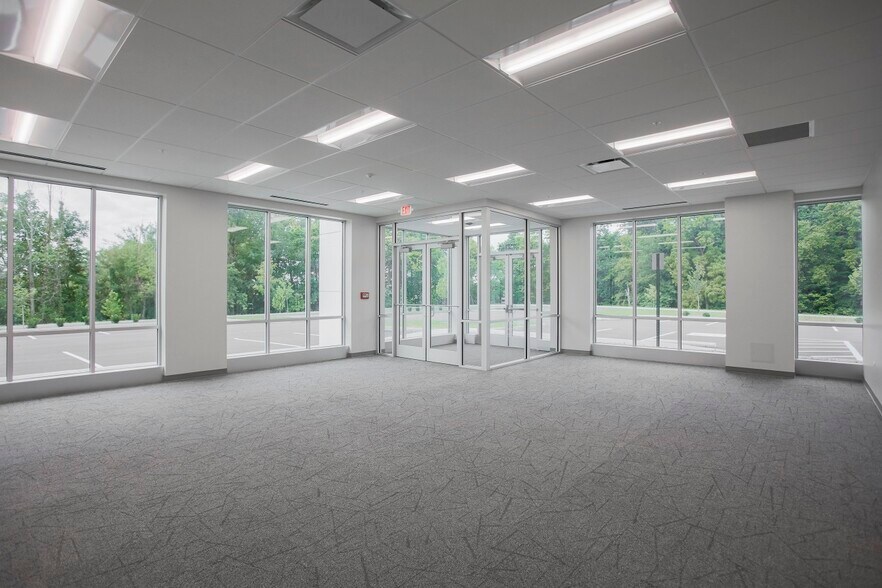 More Photos Of 9201 N Frontage Rd, Fairland Distribution For Lease