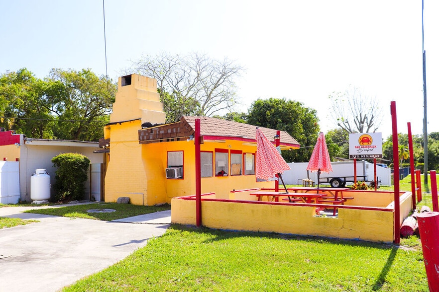 More Photos Of 4410 38th Ave, Vero Beach Multifamily For Sale