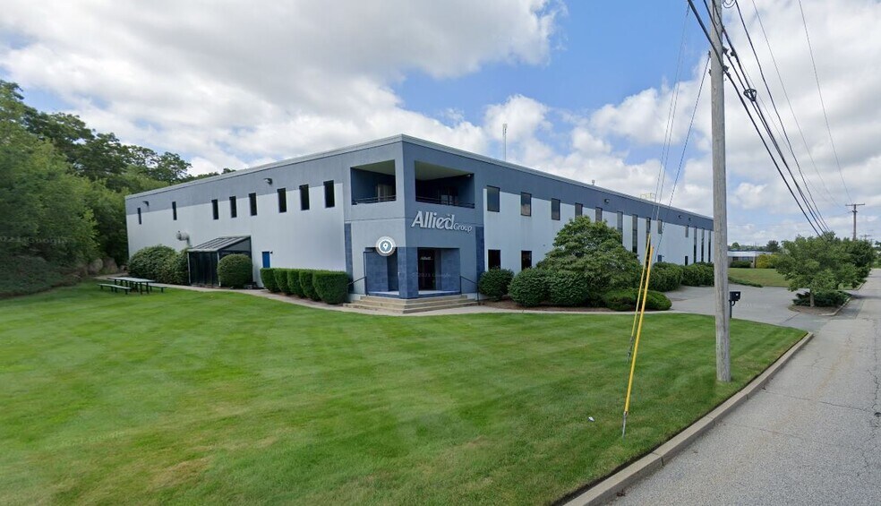 Primary Photo Of 25 Amflex Dr, Cranston Light Manufacturing For Sale