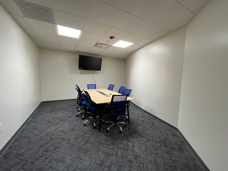 More Photos Of 13099 S Cleveland Ave, Fort Myers Office For Lease