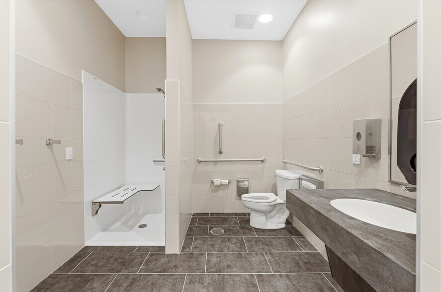 More Photos Of 423 Fortress Blvd, Morgantown Office For Sale