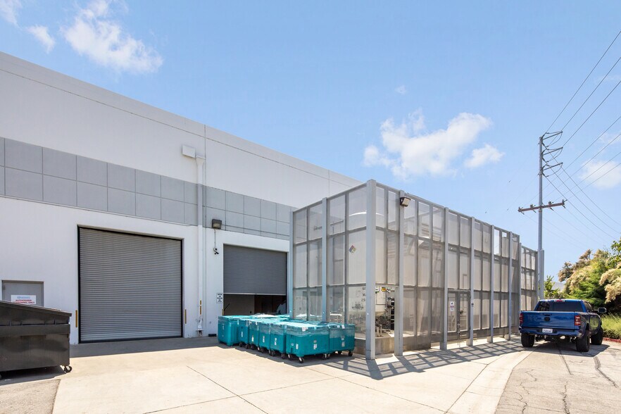 More Photos Of 26081 Avenue Hall, Valencia Industrial For Lease