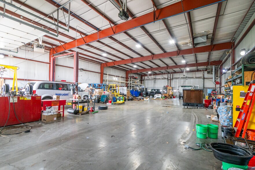 More Photos Of 13255 Centech Rd, Omaha Distribution For Sale