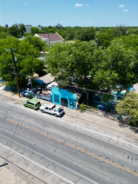 More Photos Of 2217 Guadalupe St, San Antonio Freestanding For Sale