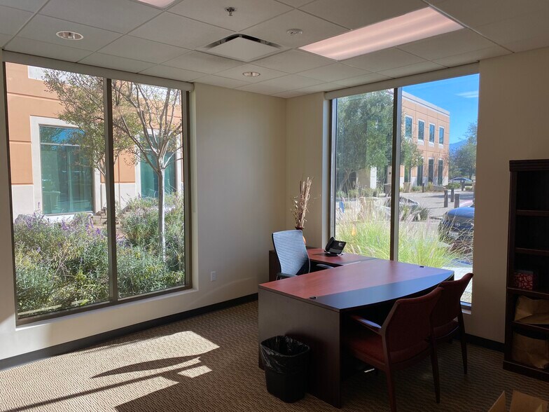 More Photos Of 368 E Vanderbilt Way, San Bernardino Office For Lease