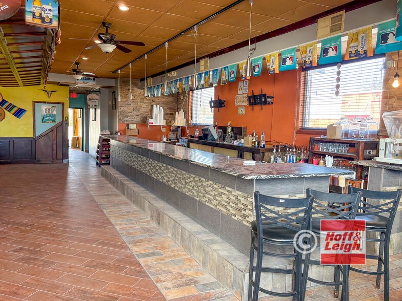 More Photos Of 1572 W 117th St, Lakewood Restaurant For Sale