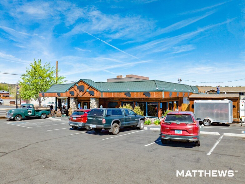 Primary Photo Of 237 SW 4th St, Madras Freestanding For Sale