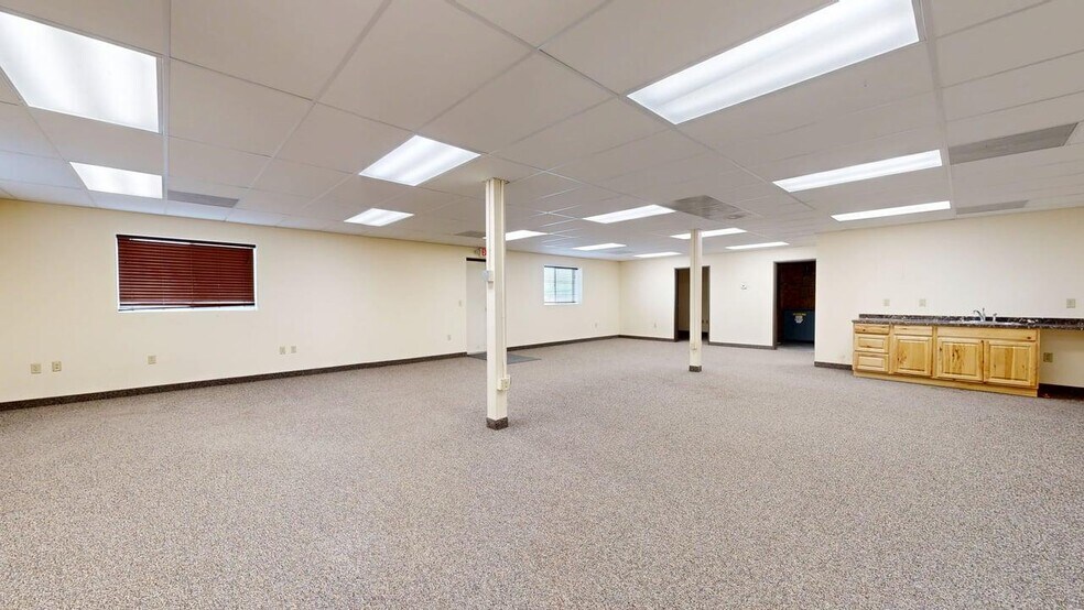 More Photos Of 1202 E Railroad St, Laurel Industrial For Sale