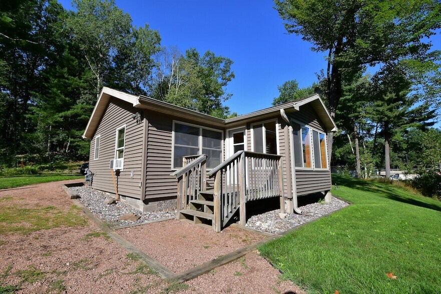 More Photos Of 18398 Waubee Park Ln, Lakewood Hotel For Sale