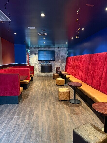 More Photos Of 76 E 3rd Ave, San Mateo Bar For Lease