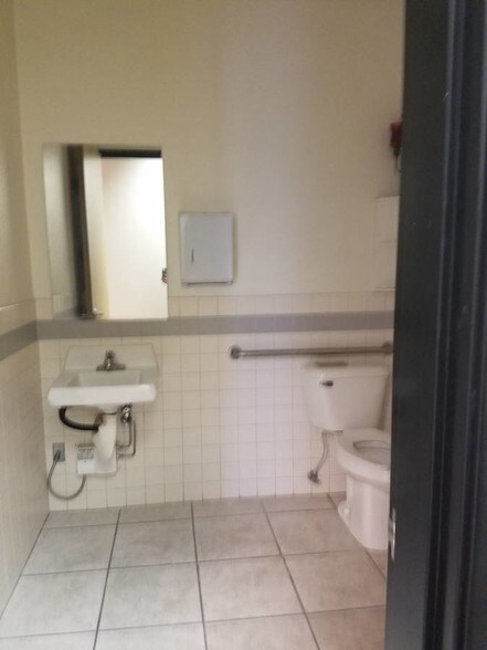 More Photos Of 7380 W Sahara Ave, Las Vegas Office For Lease