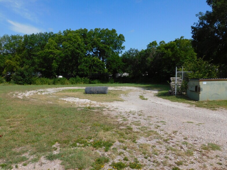 More Photos Of 6202 Texoma Pky, Sherman Freestanding For Sale