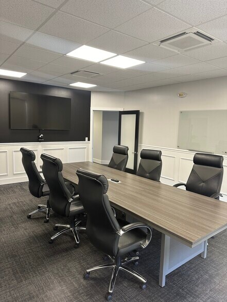 More Photos Of 3333 Founders Rd, Indianapolis Office For Sale