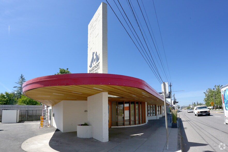 More Photos Of 6924 NE Sandy Blvd, Portland Storefront For Lease