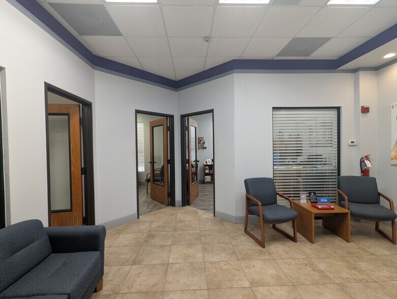 More Photos Of 8109 Smith Rd, Beaumont Office For Sale